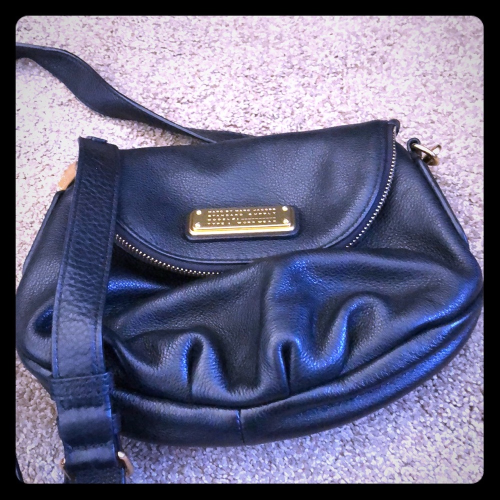 Marc Jacobs small crossbody bag. Black